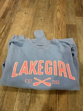 Lakegirl crewneck
